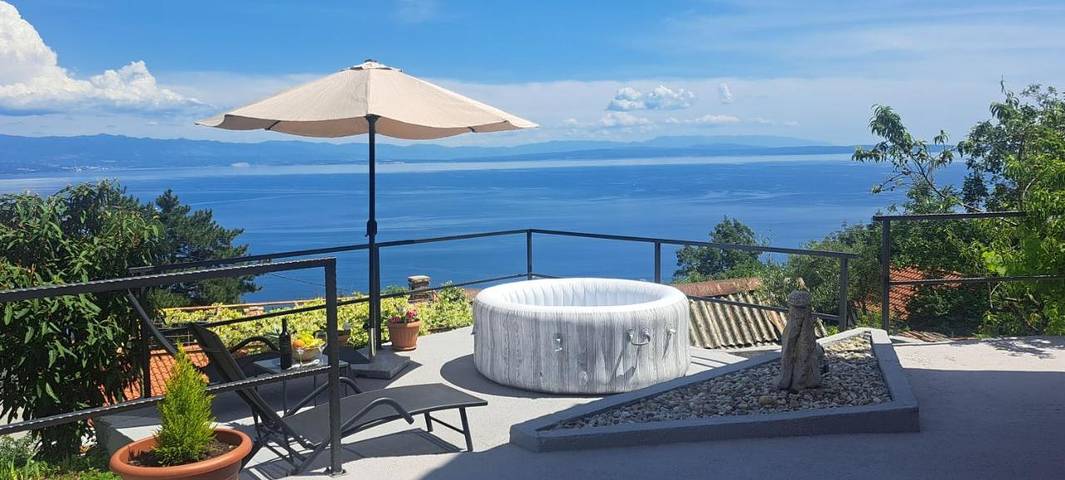 Willa dla 6 osób, z Balkon i Taras oraz Ogród i Widok w Ika