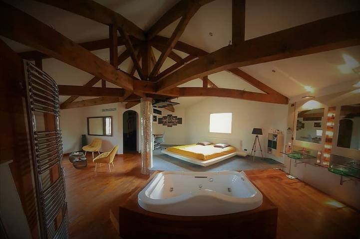 Location de vacances pour 12 personnes, avec jacuzzi et jardin à Agnac - 3