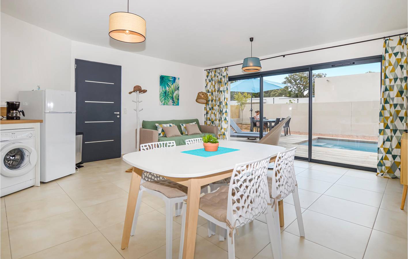 Gezellig appartement met zwembad en terras, 1,5 km van het strand in Lecci, Sartène en omgeving