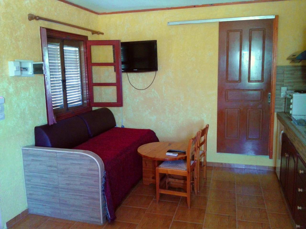 Estudio entero, Apartamento 'Sunrise' con vistas a la montaña, Wi-Fi y aire acondicionado in Playa Vai, Lasithi