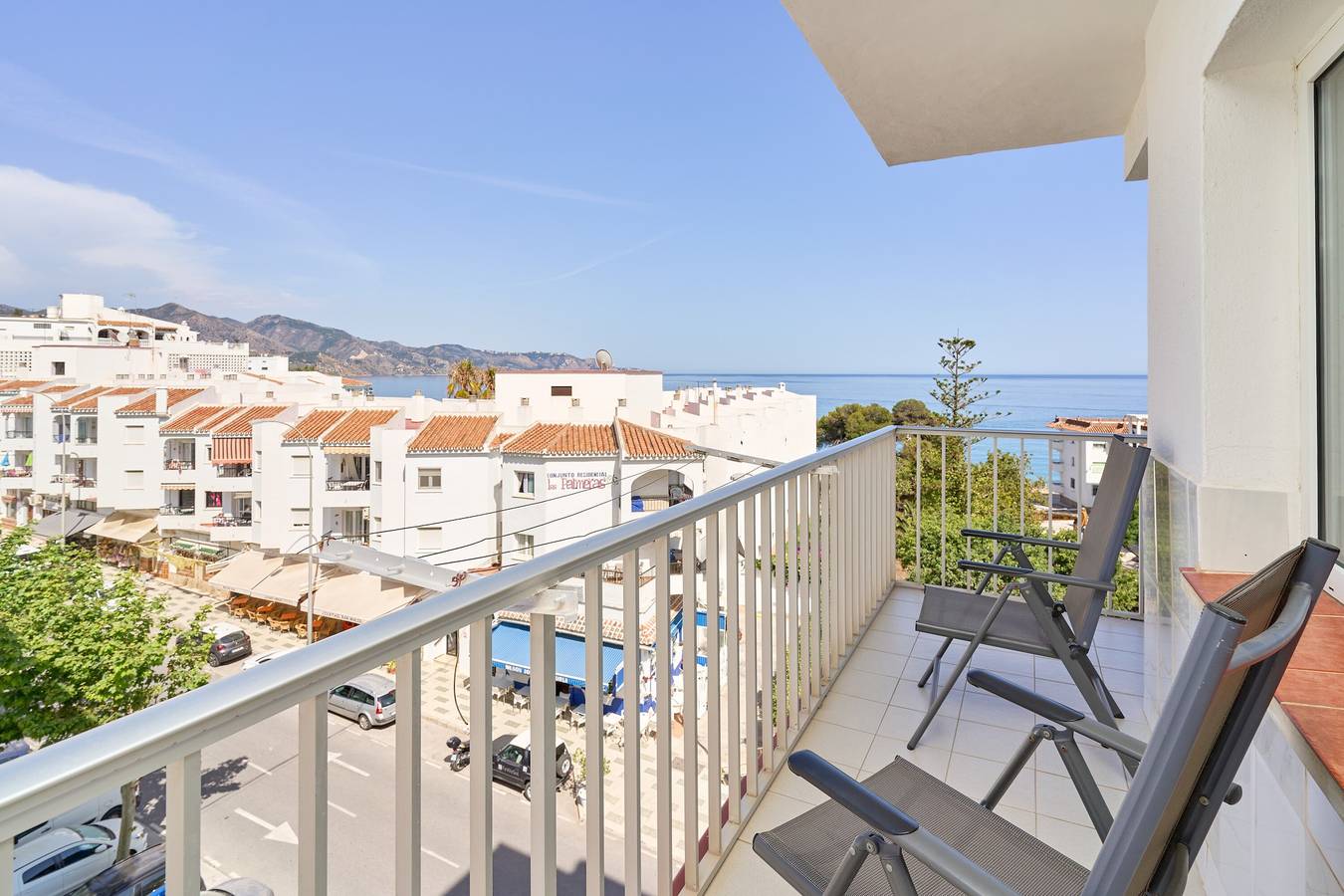 Apartamento inteiro, Apartamento 'Sirena' com vista mar, varanda e Wi-Fi in Nerja Centre, Nerja