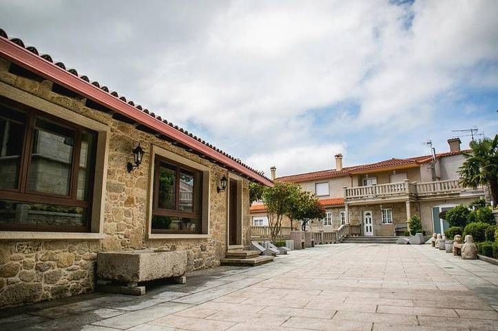 Apartamento de vacaciones para 14 personas, con vistas además de jardín y piscina - 1