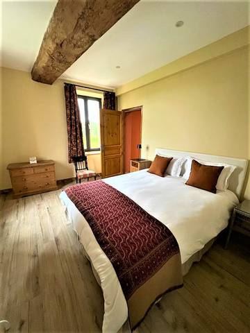 Gîte pour 12 personnes, avec jardin et terrasse à Doudeville