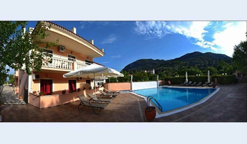 Appart’hôtel pour 3 personnes, avec bassin pour enfant et piscine ainsi que jardin et vue