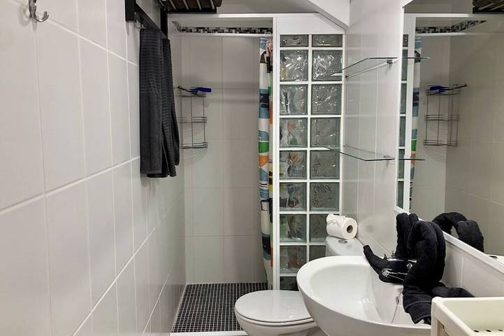 Apartamento entero, Casa de pueblo completamente reformada con 4 apartamentos, con patio en Arico Viejo. in Arico Viejo, Arico
