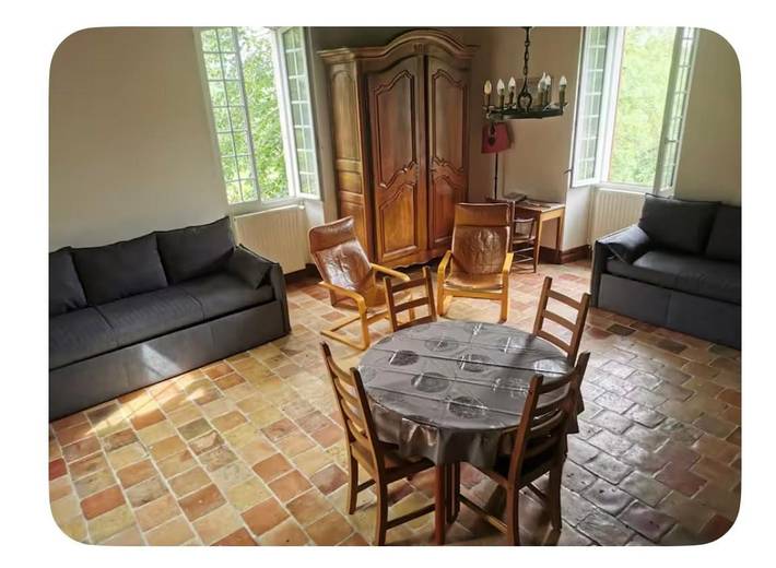 Location de vacances pour 7 personnes, avec vue ainsi que jardin et terrasse, animaux acceptés à Les Lèves-et-Thoumeyragues - 2