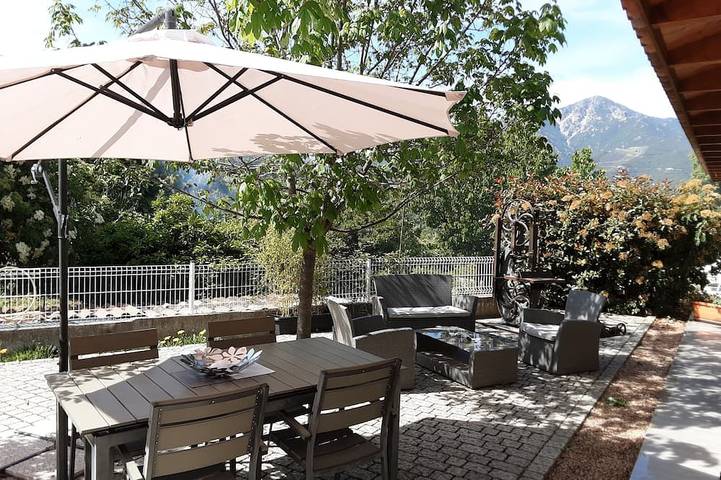 Gîte pour 4 personnes, avec terrasse et jardin à Eccica-Suarella