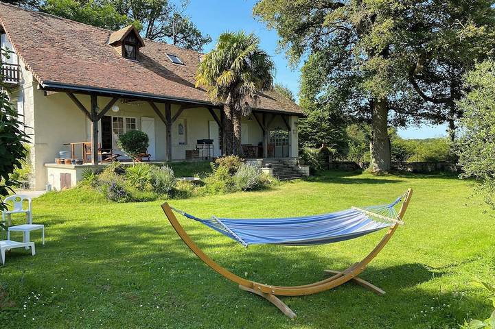 Gîte pour 6 personnes, avec balcon et jardin à Chenevelles
