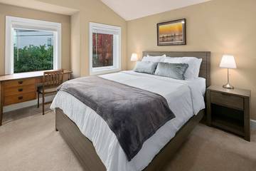 Vacation Home for 8 Guests in Seattle, Lake Washington, Picture 3