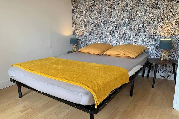 Location de vacances pour 9 personnes, avec piscine et jardin à Joué-du-Bois - 2