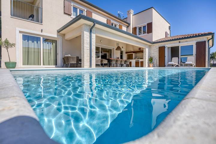 Villa für 8 Personen, mit Garten und Sauna sowie Pool in Kroatien - 3