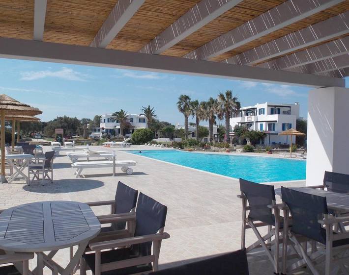 Appart’hôtel pour 3 personnes, avec Terrasse ainsi que Jardin et Piscine