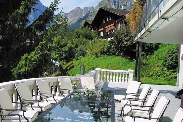 Chalet für 16 Personen, mit Balkon und Garten in Engelberg