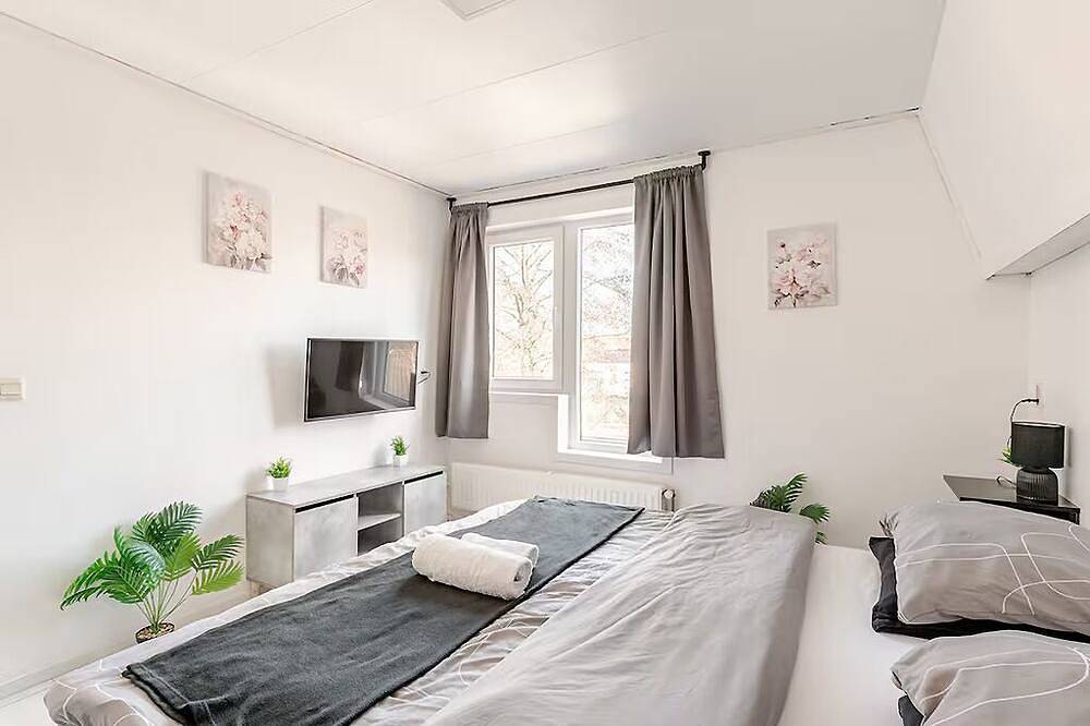 2 Minutes From Local Shops & Sea Wall! | Gorgeous Vacation Home in Terneuzen! in Terneuzen, Seeländisch Flandern