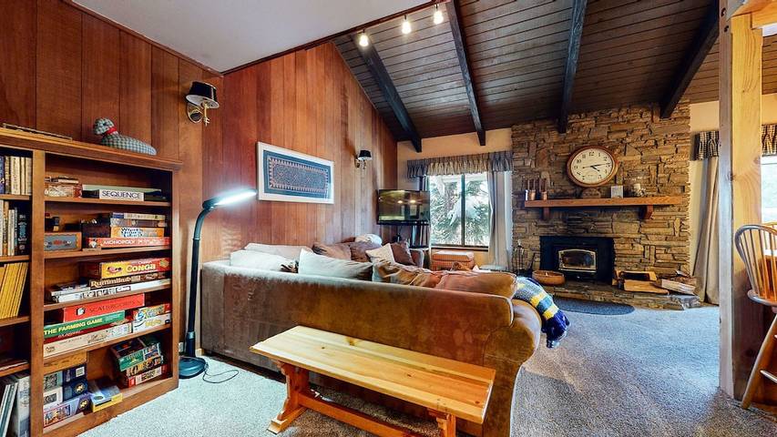 Vacation apartment for 6 people, with sauna and hot tub as well as terrace and pool in Mammoth Mountain