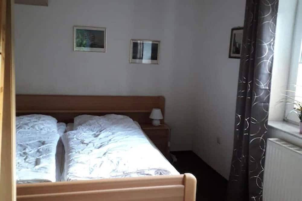 Ganze Wohnung, Schöne, helle Fewo 3 - in Strandnähe (200m) für 2. Personen in Groß Stresow, Putbus