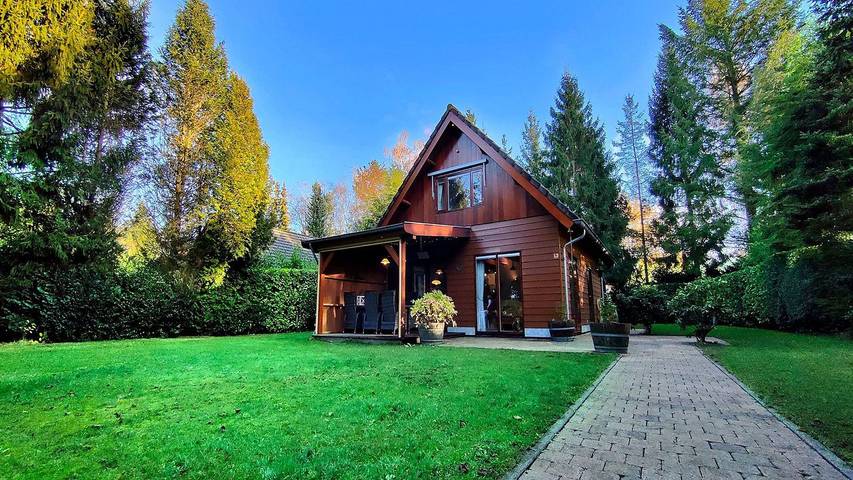 Bungalow voor 6 personen, met terras en tuin in Epe