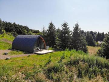 Gîte pour 4 personnes, avec terrasse à Le Bleymard