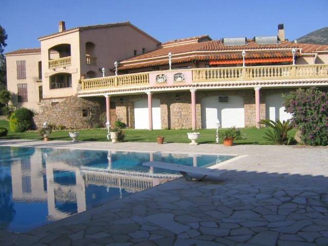 Hôtel pour 2 personnes, avec piscine et jardin, animaux acceptés