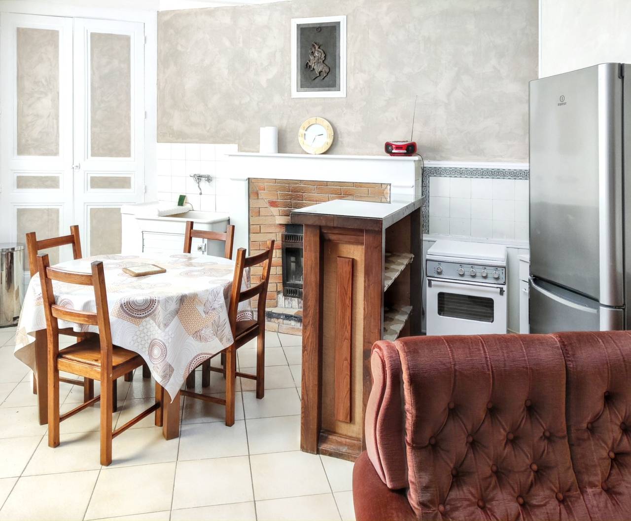 Encantadora Casa de Campo con Terraza y Chimenea in Lignières-de-Touraine, Valle del Loira