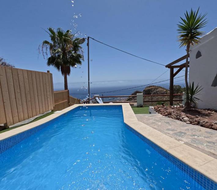 Casa de vacaciones para 3 personas, con jardín además de jacuzzi y piscina en Tenerife - 2