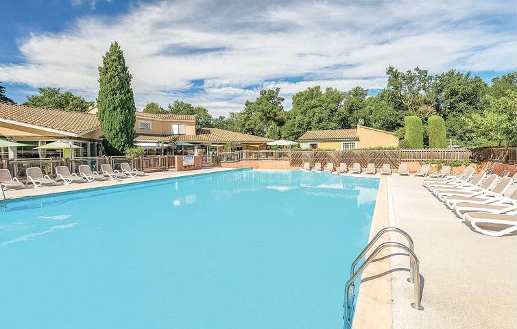 Appartement am Pool: Parkplatz, Terrasse, Internet, Nähe Fluss & Skifahren in Gaujac, Nimes und Umgebung