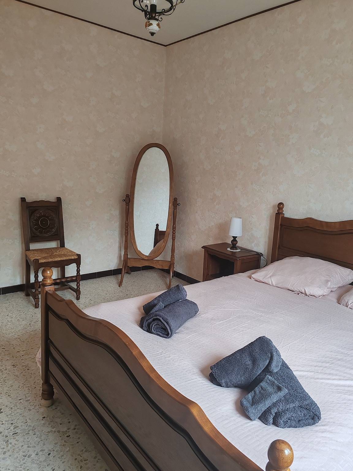 Komfortables Haus mit privater Terrasse, Wlan und Klimaanlage in Saint-Gilles in Saint-Gilles, Mittelmeerküste (Frankreich)