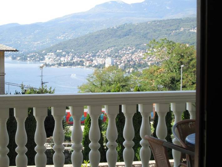 Ferienwohnung für 2 Personen, mit Ausblick und Terrasse in Rijeka - 2