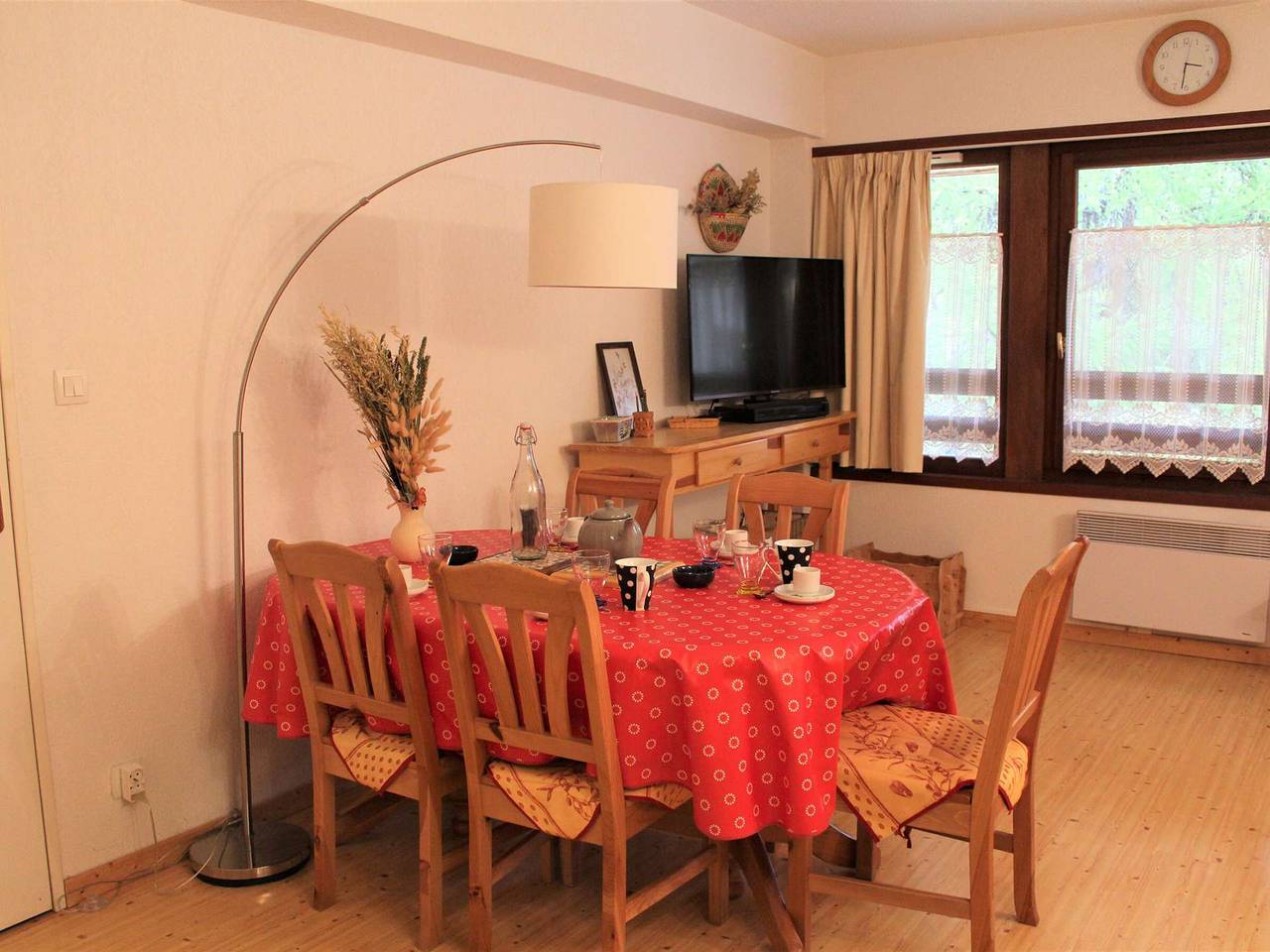Appartement entier, Appartement Vars Les Claux - 3 pièces, 6 couchages, au pied des pistes et commerces in Vars, Région de Briançon