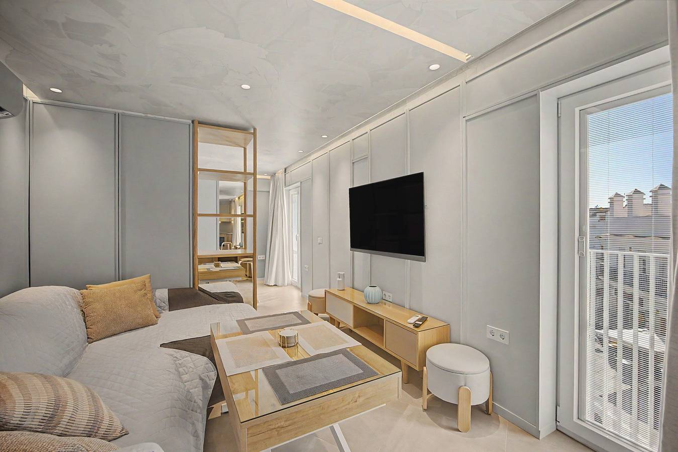 Apartamento entero, Apartamento 'Suite Plaza Conil' con vistas al mar, Wi-Fi y aire acondicionado in Conil de la Frontera, Costa de la Luz