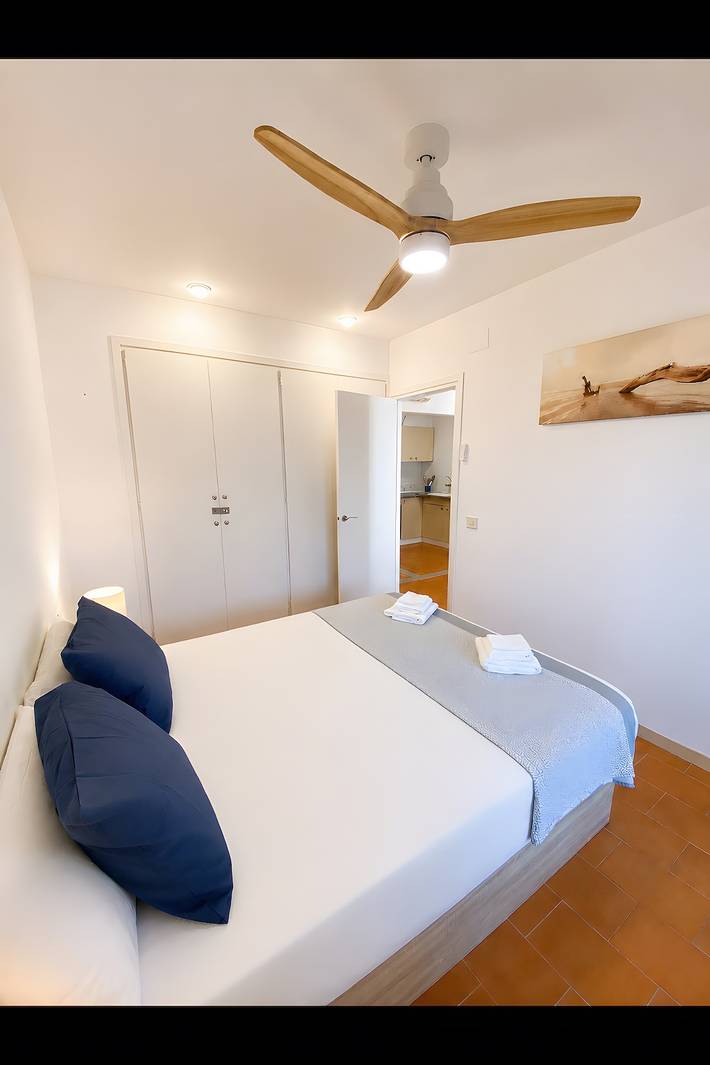 Apartamento entero, Casa Vacacional 'Can Vera Port' con Vista a la Montaña, Wi-Fi y Aire Acondicionado in Platja del Port (Llanca), Llansá