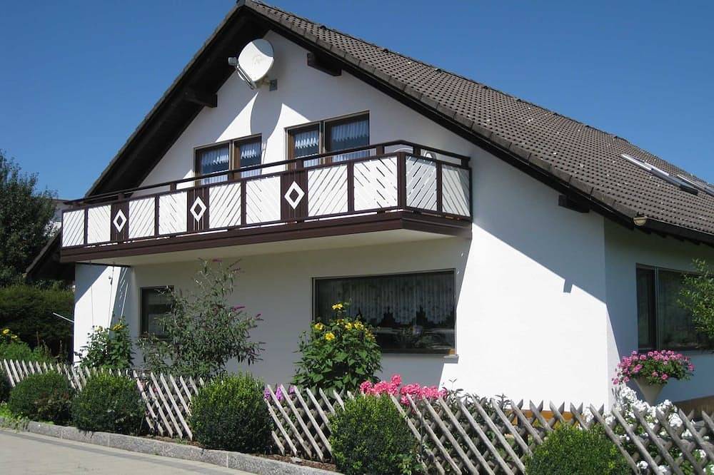 Ganze Wohnung, Haus Rehblick - Ferienwohnung 77qm, 2 Schlafräume, max. 5 Personen in Bräunlingen, Mittlerer Schwarzwald