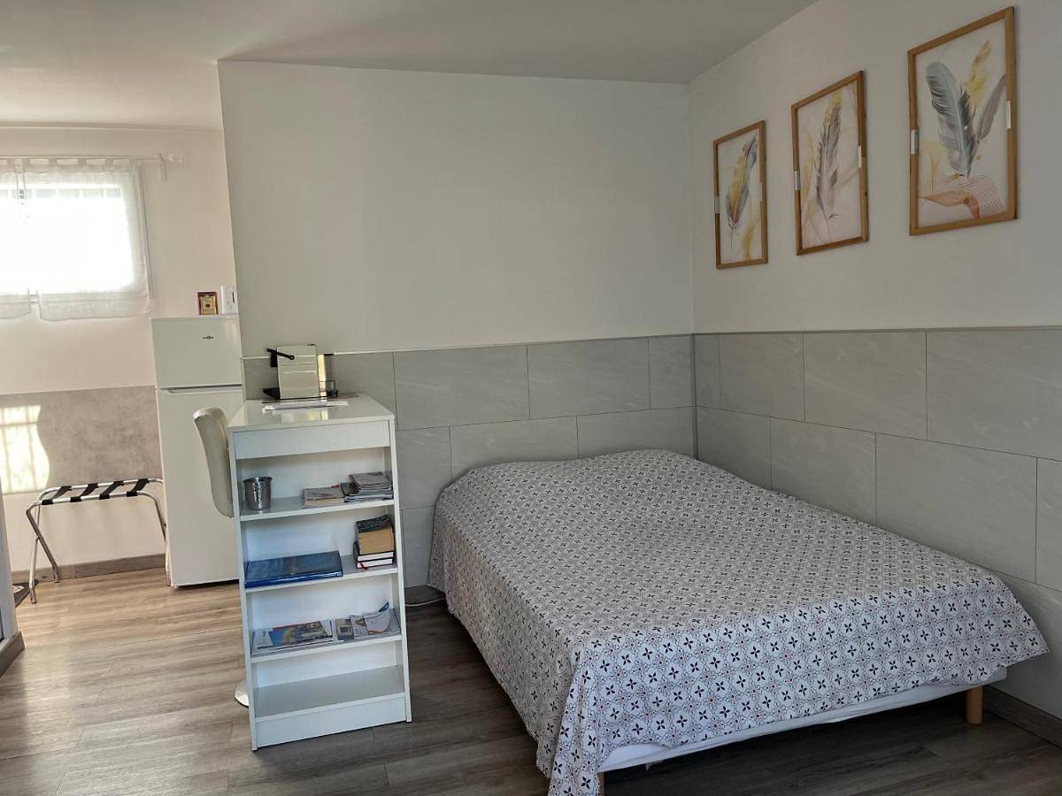 Appartement entier, Studio calme près d’Aubagne in La Penne-sur-Huveaune, Côte méditerranéenne (France)