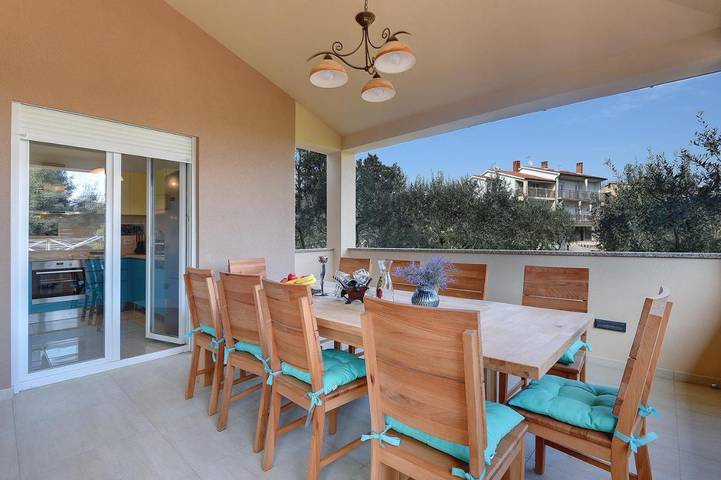 Ferienhaus für 10 Personen, mit Balkon und Terrasse sowie Garten in Medulin