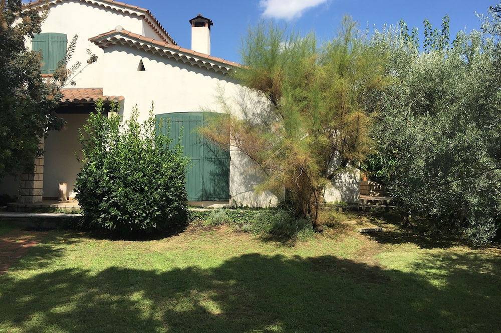 House with private 10x5 pool on residential hillside in Alès, Cévennes