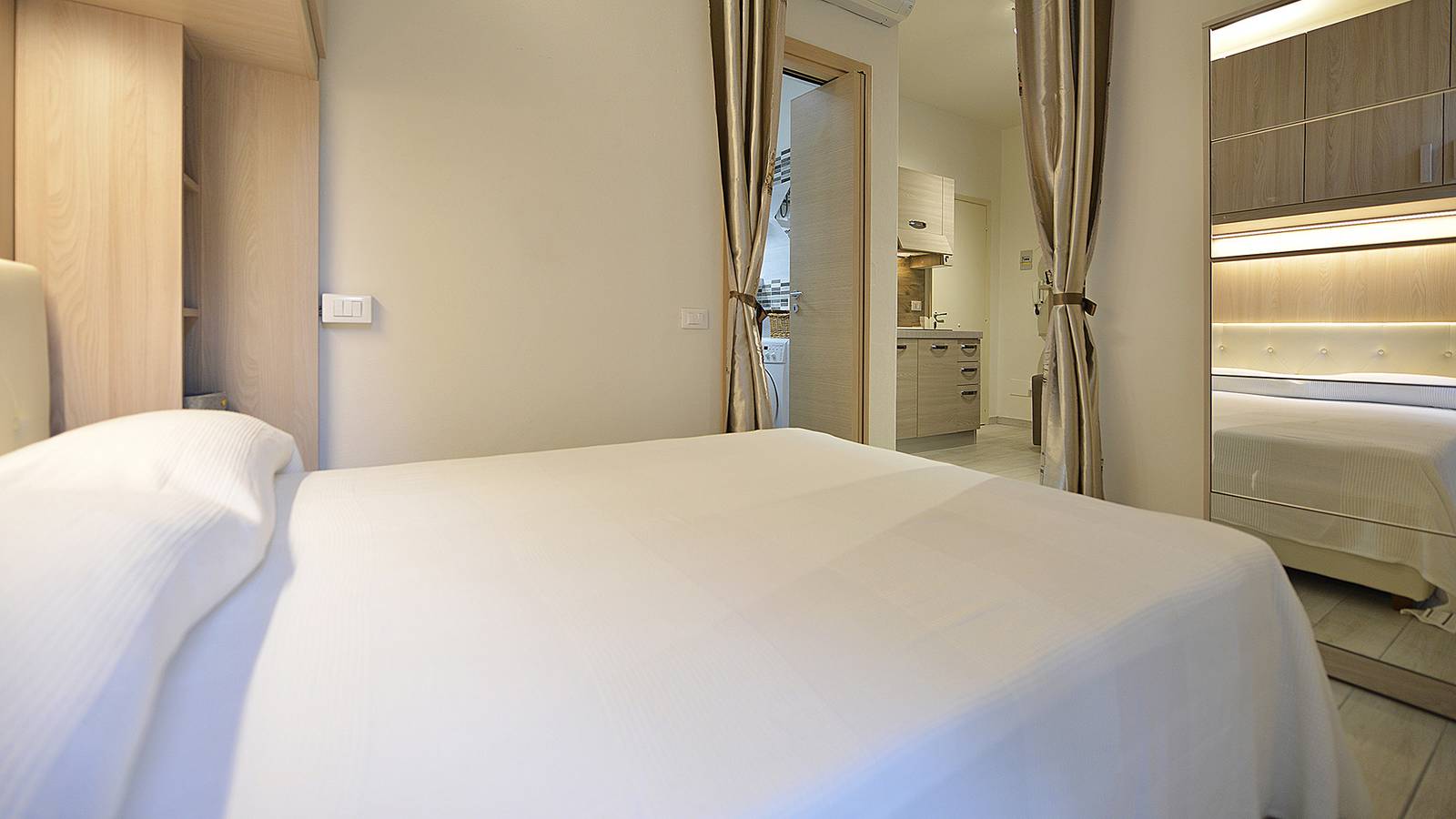 Appartamento intero, Appartamento "2 Mari" vicino alla spiaggia con aria condizionata e balcone in Marciana Marina, Isola d'Elba