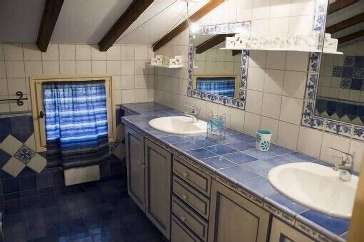 Gîte pour 4 personnes, avec piscine ainsi que balcon et jardin à Châteaurenard - 3