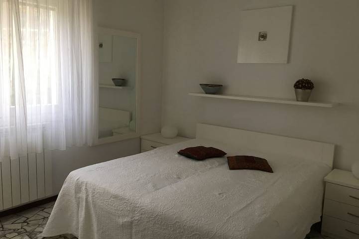Little house with sea view in Castello Valtravaglia, Castelveccana