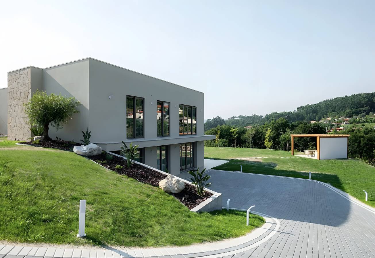 Country House 'Quinta dos Anjos - Guilhofrei' with Lake View, Wi-Fi and Air Conditioning in Guilhofrei, Dystrykt Braga