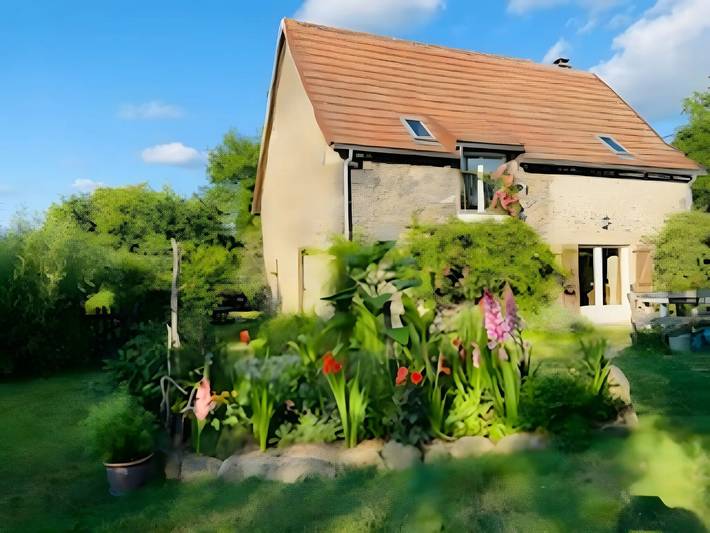 Chambre d’hôte pour 3 personnes, avec jardin, animaux acceptés dans le Cantal