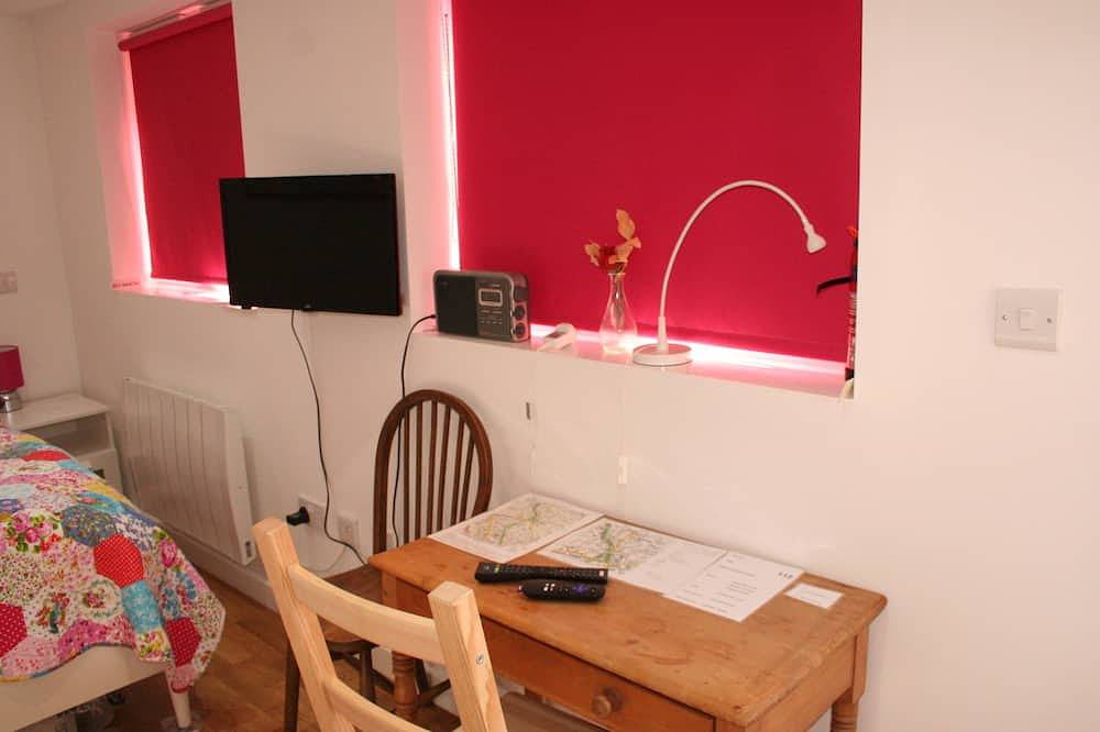 Apartamento entero, Nuevo estudio independiente con entrada independiente en una zona tranquila de lujo in Camden, Londres