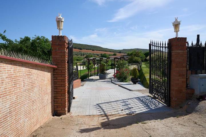 Casa rural para 16 personas, con Balcón y Jacuzzi además de Terraza y Jardín en Provincia de Ciudad Real - 2