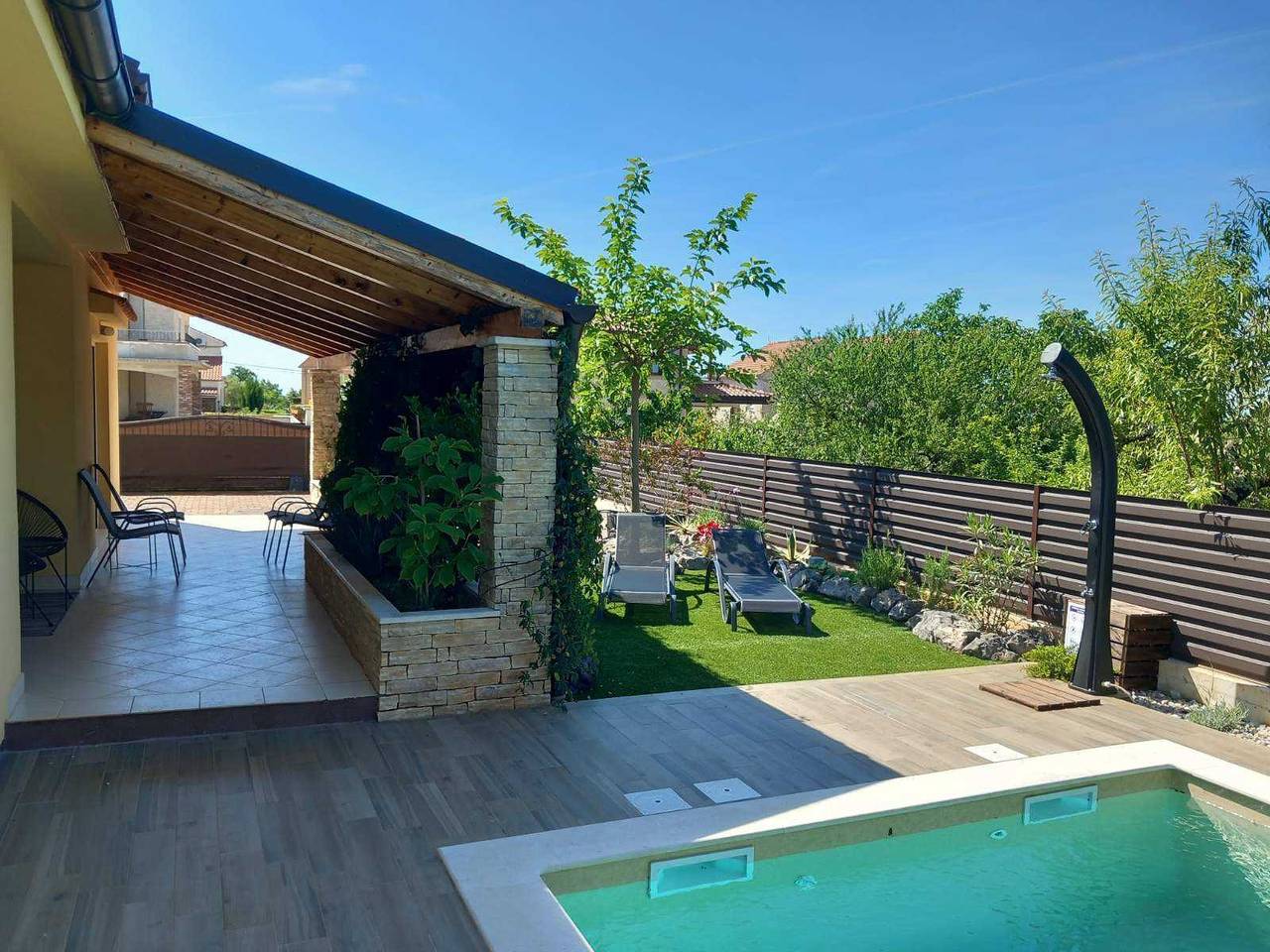 Ganze Wohnung, Ferienhaus Amarilla mit privatem Pool in Linardici, Krk