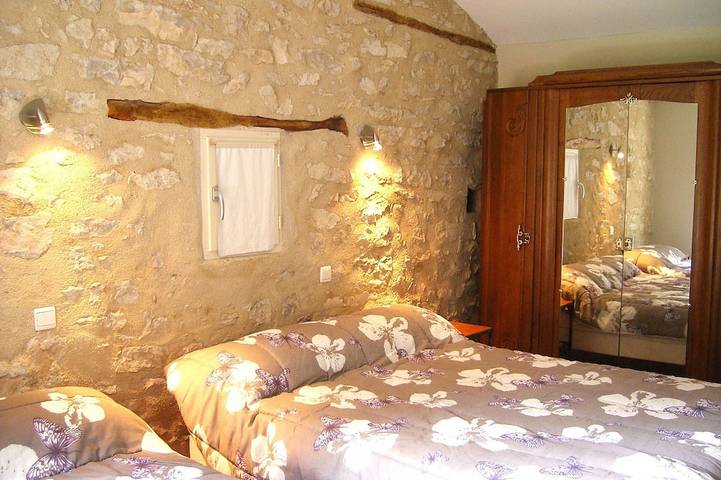 Gîte pour 4 personnes, avec terrasse et jardin dans Saint-Géry-Vers - 2