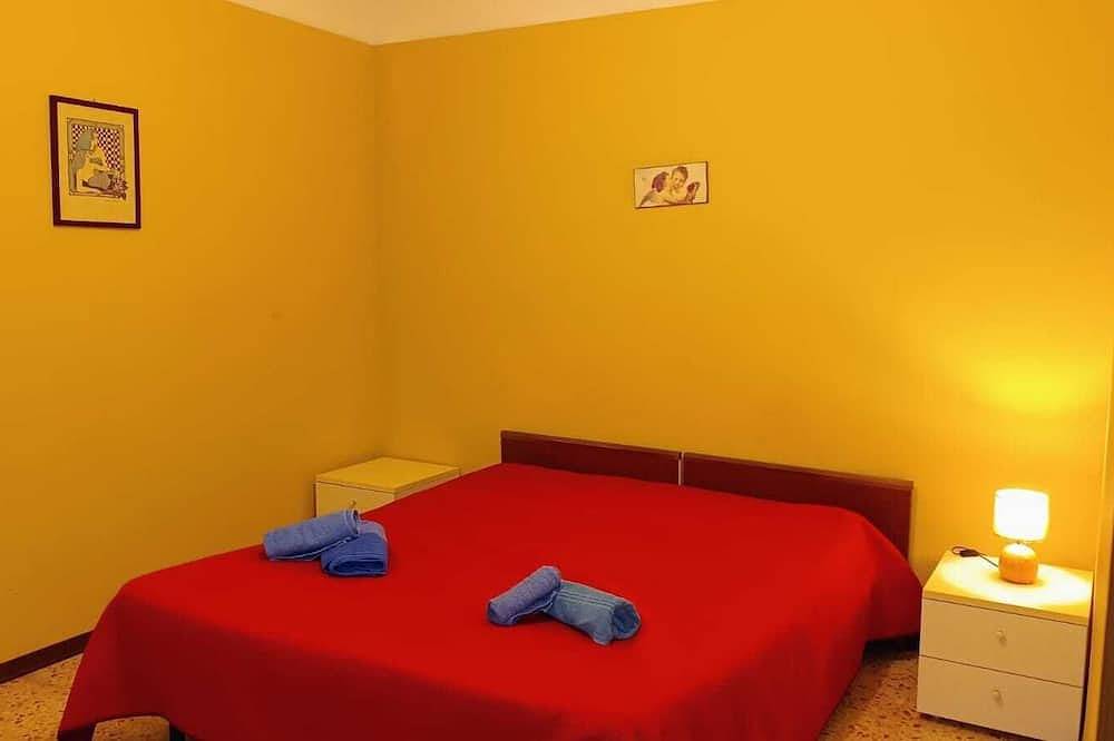 Apartment In Trapani Centre With Courtyard A 800 Mt From The Sea With Wi-Fi in Trapani, Trapani Province