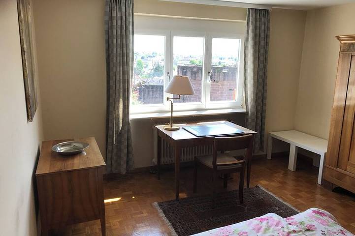 Entire apartment, Bright, spacious apartment within walking distance of the historic old town and castle in Büdingen, Wetterau