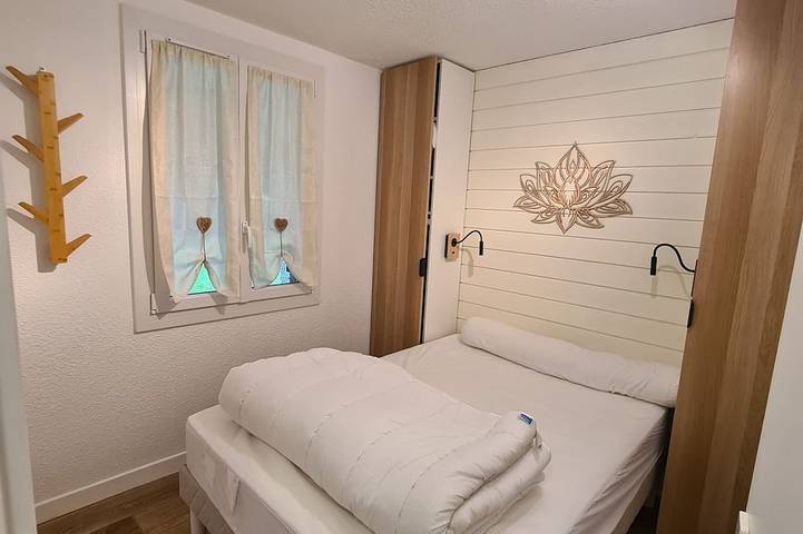 Gîte pour 4 personnes, avec jardin ainsi que terrasse et piscine à Bielle (Pyrénées-Atlantiques) - 2