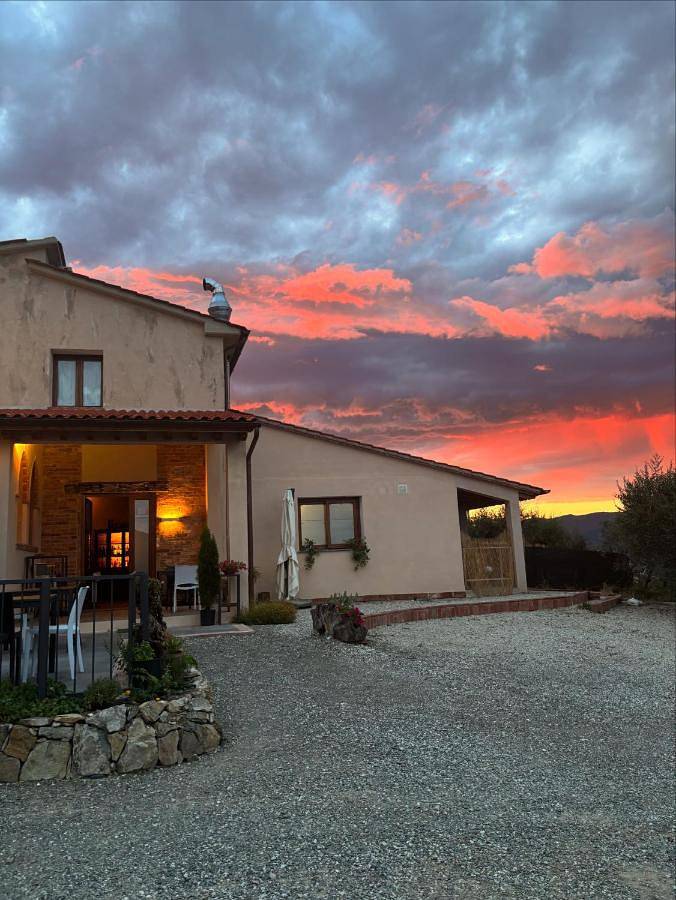 Agriturismo per 2 persone, con giardino e panorama nonché terrazza in Quarrata