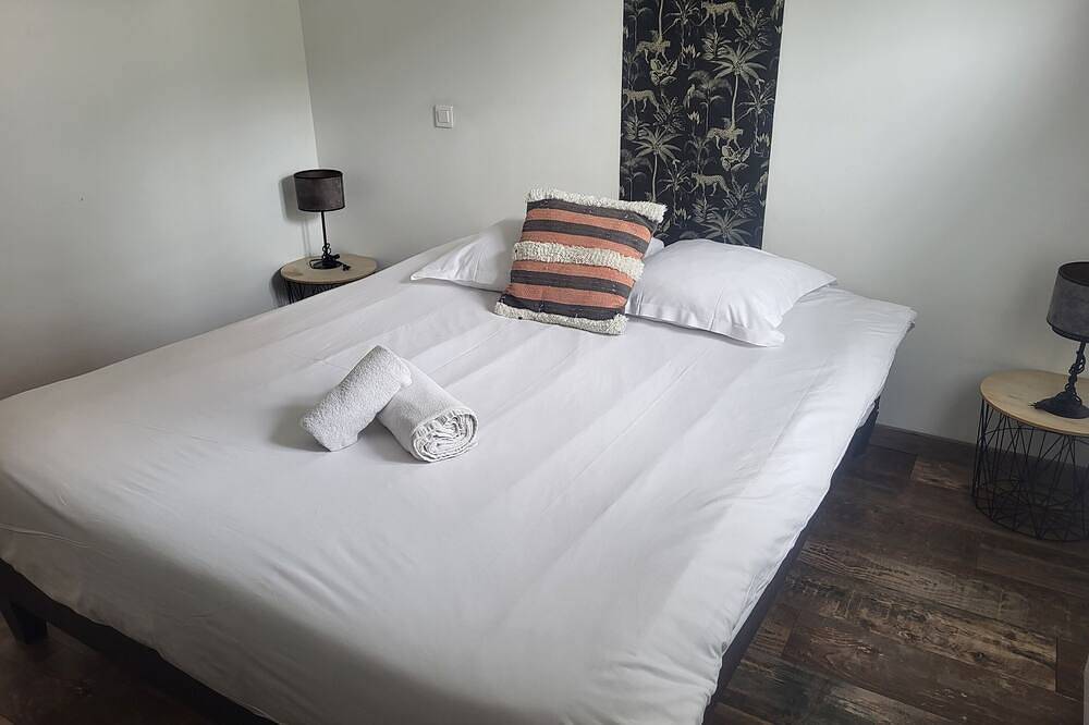 Appartement entier, Appartement 4-6p confort baignoire terrasse privée in Ambleteuse, Région de Boulogne-sur-Mer
