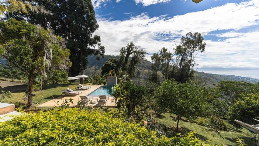 Location de vacances pour 6 personnes, avec jardin ainsi que piscine et vue dans Pirae - 4